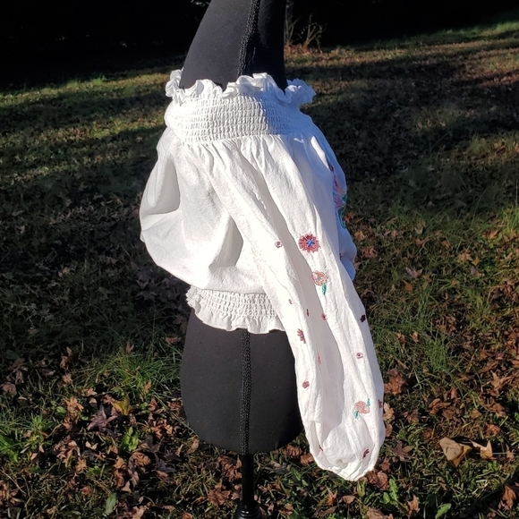 White Cropped Peasant Top Off the Shoulder New Medium - Picture 3 of 8